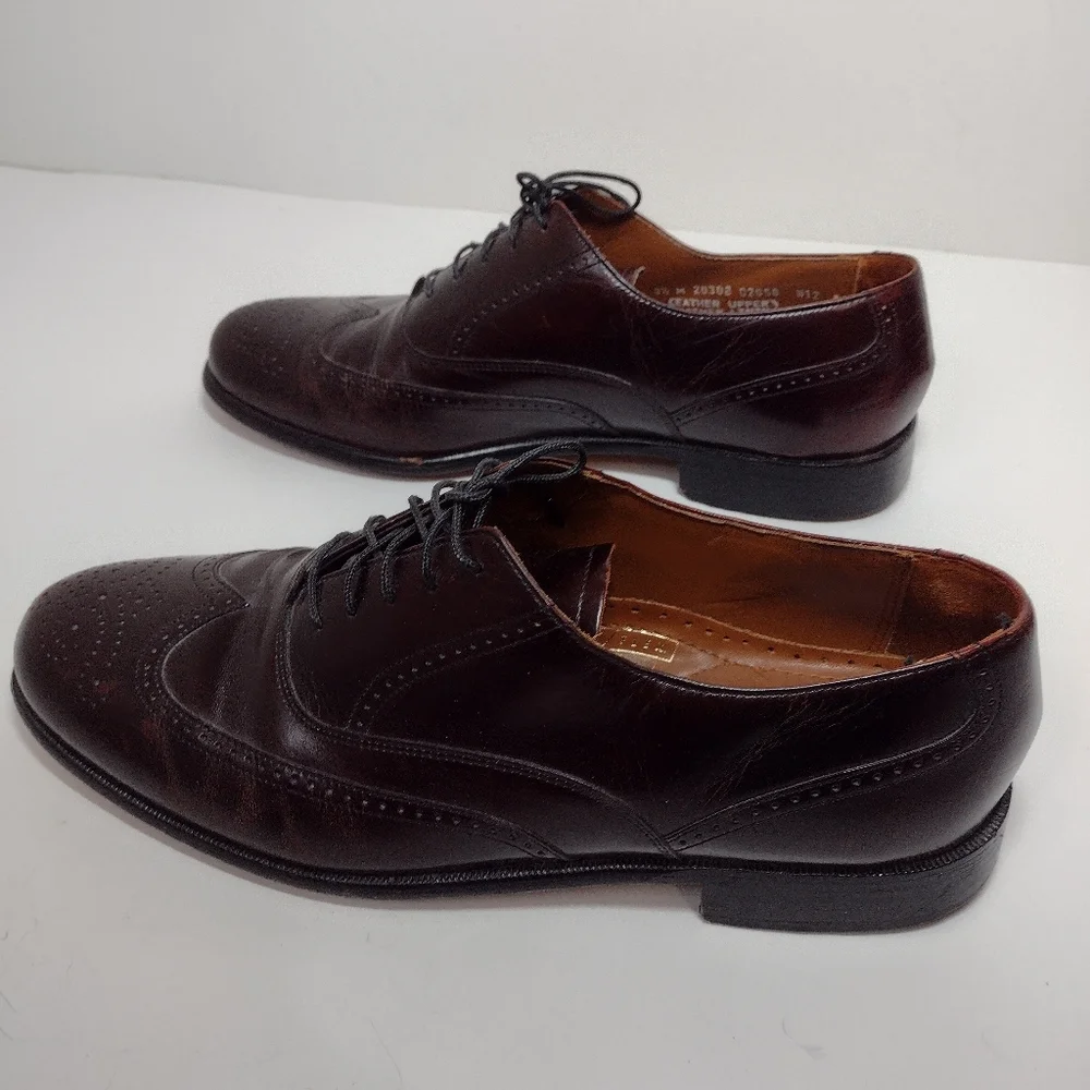 Bostonian Dark Brown Leather Oxfords Size (9.1/2)